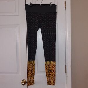 Onzie workout yoga running  legging tights  Sz M/L